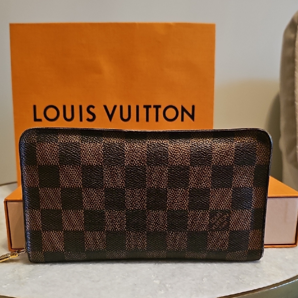 💯AUTHENTIC💯 Louis Vuitton Damier Ebene ZIPPY Wallet
